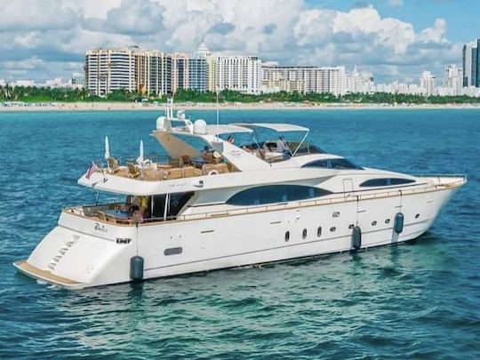 Experience Azimut Jumbo 100ft with jacuzzi!!