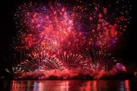 Soirée d'actualités sur la rivière avec un feu d'artifice impressionnant 31/12/24