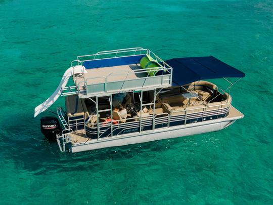 28ft Party Cruiser Pontoon with Slide! - Enjoy Cancún & Isla Mujeres!