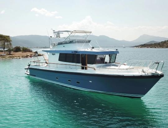 Alquiler del yate a motor Parafron — Targa 46 en Elliniko, Grecia