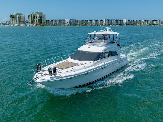 HEURE GRATUITE | MEILLEUR YACHT DE FÊTE SEA RAY DE 60 PIEDS POUR 13 PERSONNES À MIAMI *PAS DE FRAIS CACHÉS*