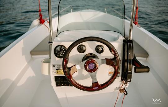 Explorer 30hp Powerboat for Ionian Islands | No boating license, no problem!