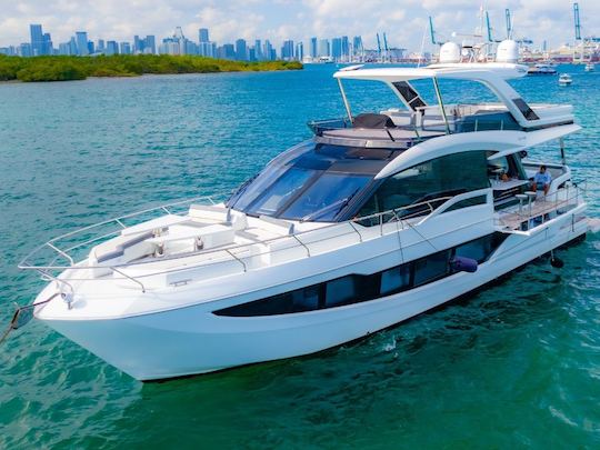 PROFITEZ DE MIAMI IN GALEON 2022 À 70 pieds ! Flybridge !