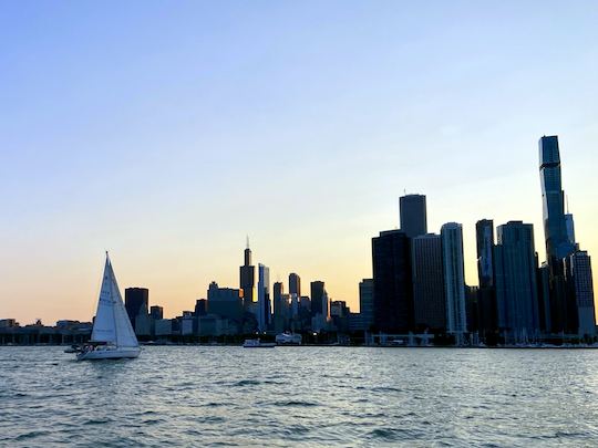 Alugue este lindo veleiro Catalina 36 com capitão em Chicago, Illinois