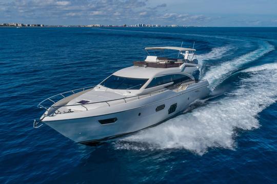 69ft Ferretti,The most Luxurious Yacht in Hawaii for an Unparalleled Experience!