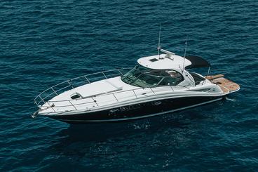 Luxurious Sea Ray Sundancer 455 Yacht Experience in Ammochostos