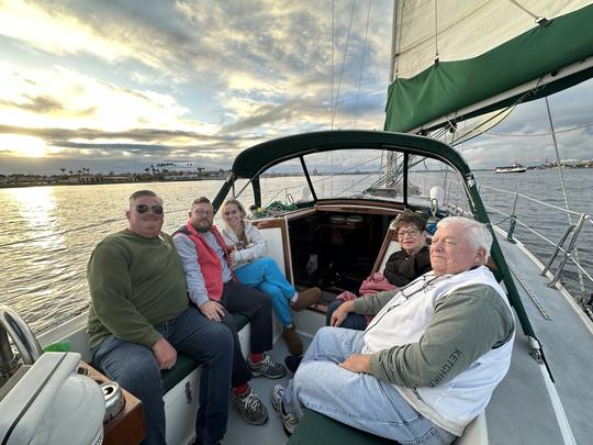 San Diego Sunset & Sunshine Sailing Tour on our Catalina 36 MK1 Sailboat