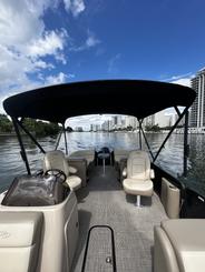 Brand New Luxurious Pontoon in Miami Beach ( Mon-Thur Discounted! )