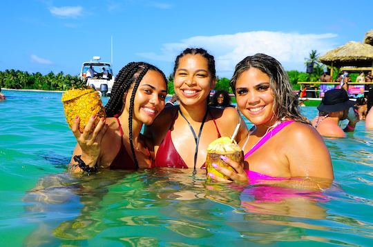 Private Catamaran Tour in Punta Cana: Party Boat+Snorkeling