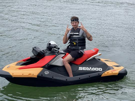  Seadoo Sparks avec Bluetooth stéréo sur le lac Austin, NOUS LIVRONS CHEZ VOUS