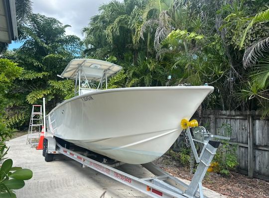 25’ Whitewater Classic Boat for amazing fishing and sightseeing trips