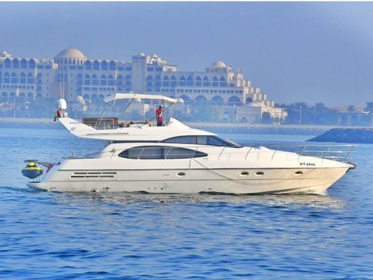 Lujoso yate italiano Azimut con moto acuática GRATUITA para viajes selectos desde Dubai Marina