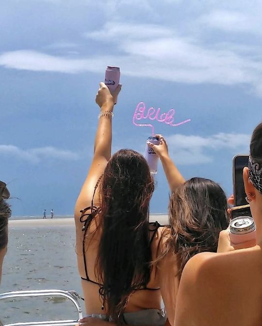 Festas de despedida de solteira e viagens para grupos grandes (excursões à maré) em Folly Beach