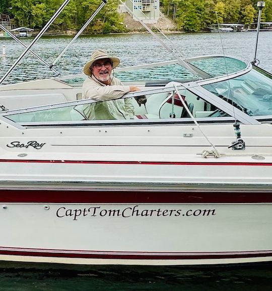 SeaRay 280 Deep V Cruiser on Lake Of the Ozarks