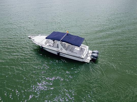 Des yachts de luxe, pour découvrir les sites touristiques du réservoir de Guatape, 