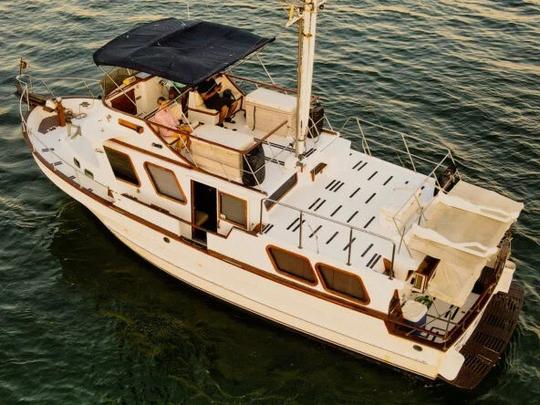 Trowler 43ft Motor Yacht In Mazatlán