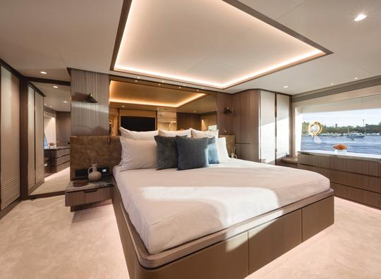 90ft Horizon Luxury Yacht  - Harbour Bridge