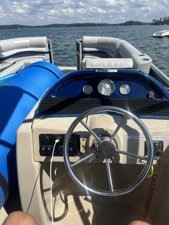 Crest Value Pontoon 23ft - up to 11 people - Lake House Delivery Available