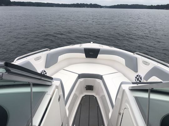 Chauffeur 23ft Chaparral - Don't get lost on the lake, let me do the work!