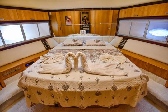 Luxury motor yacht with a capacity of 8 people in Gocek 