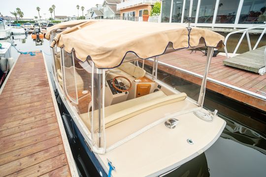 21' Duffy Electric Boat W/h Full Enclosure (12 persons )