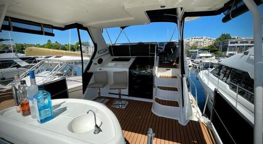 37' Bayliner Motor Yacht for Charter in Kirkland