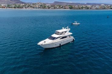 Crucero asequible con Masterpiece Azimut 70 a Balandra Beach e Isla Espíritu Santo