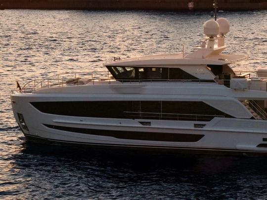 90ft Horizon Luxury Yacht  - Harbour Bridge