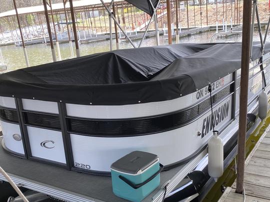 Cruse Grand Lake em um barco Crest Tritoon 2022