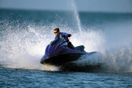 Yamaha Wave Runner JETSKI super fast over 70mph!