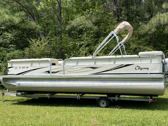 Alquiler de pontones Odyssey de 25 pies en Lake Martin