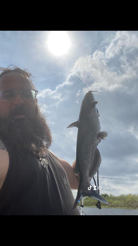 Cat Fishing Tour in the Everglades - 22ft Carolina Skiff