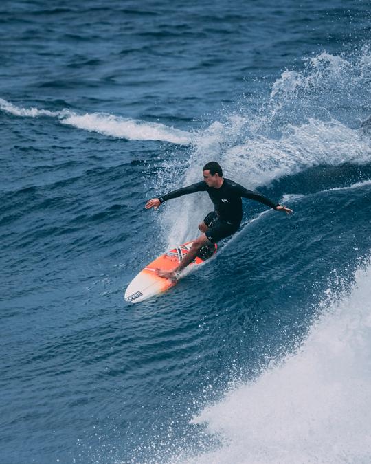 Surfeando en Bentota, Sri Lanka