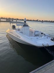 Set Sail in Style: for Ultimate Water Fun! | 21ft Tahoe Deck Boat