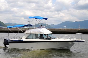 Rental boat in Hiroshima both for fishing and cruising. Captain is optional.