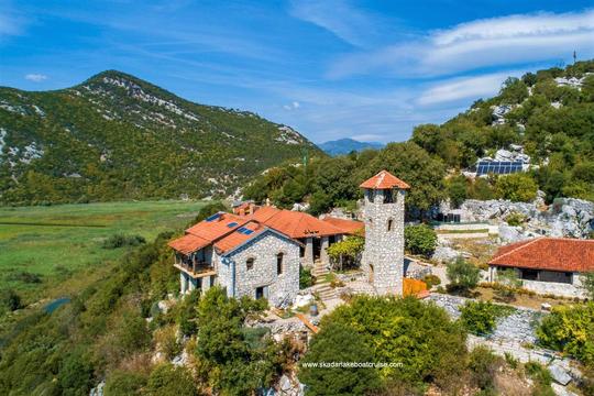 Excursion panoramique en bateau sur le lac de Skadar jusqu'au monastère de Kom