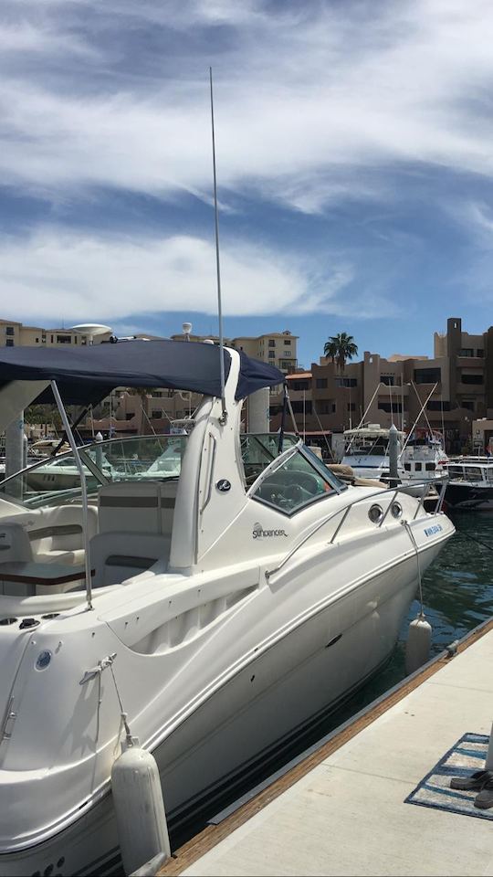 Yate Sea Ray de 32 pies para su aventura marítima en Los Cabos.