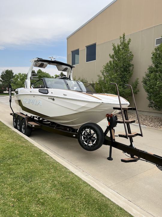 Location de bateaux de wake/surf Supra SL 550 2024 à Loveland, Colorado