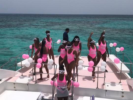 🌟 EXPÉRIENCE VIP PRIVÉE : ENTERREMENT DE VIE DE JEUNE FILLE EN CATAMARAN à Punta Cana. 🤩🍾💕🏝🛥🌟