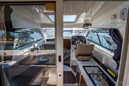  Aluguel de iates a motor Beneteau Antares 8 em Pula, Croácia