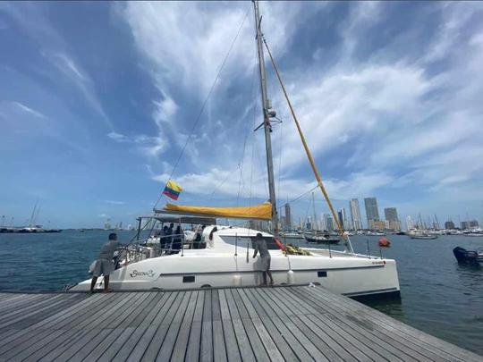 ¡Gran catamarán de vela para hasta 25 personas!