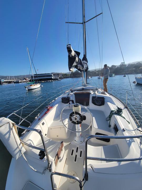 30ft Sailboat Rental in Monterey