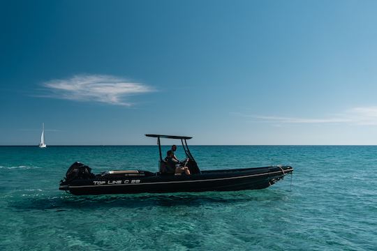 Excursão de 3 horas ao pôr do sol na Ilha de Milos na linha superior C29 'Navigatus V'