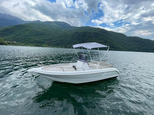 Alquile un barco Gabry 550 con consola central