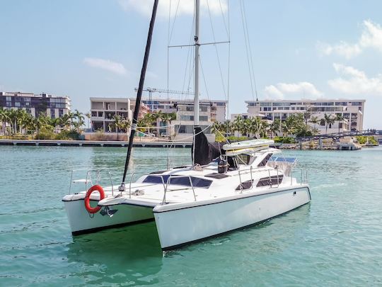 Private Cruises on 35' Gemini Sailing Catamaran GMBCAT35 Cancún Isla Mujeres