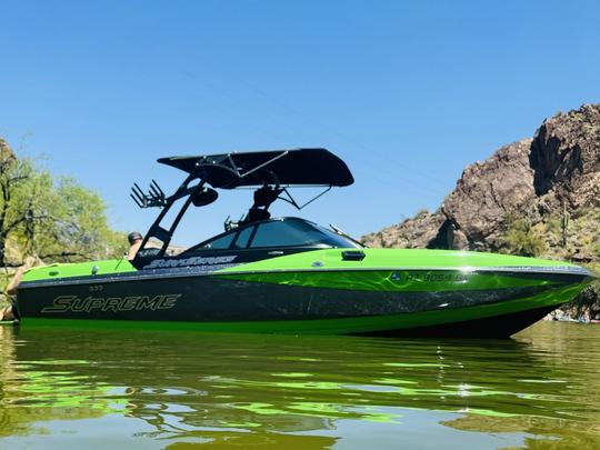 ¡Ven a refrescarte en el lago! Wakeboat Supreme S211 con capitán en Bartlett Lake