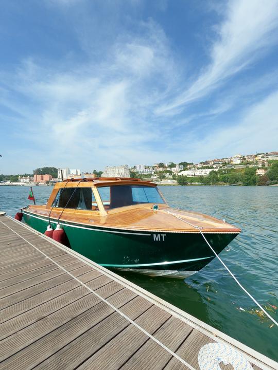 Excursion en bateau avec déjeuner au restaurant Vinha et visite de Nieport Cellers