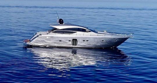 Aluguel de iate Pershing Power Mega de luxo de 64 pés na Cote d'Azur, França