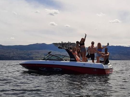 Alquiler de Malibu Bowrider en Kelowna, Columbia Británica