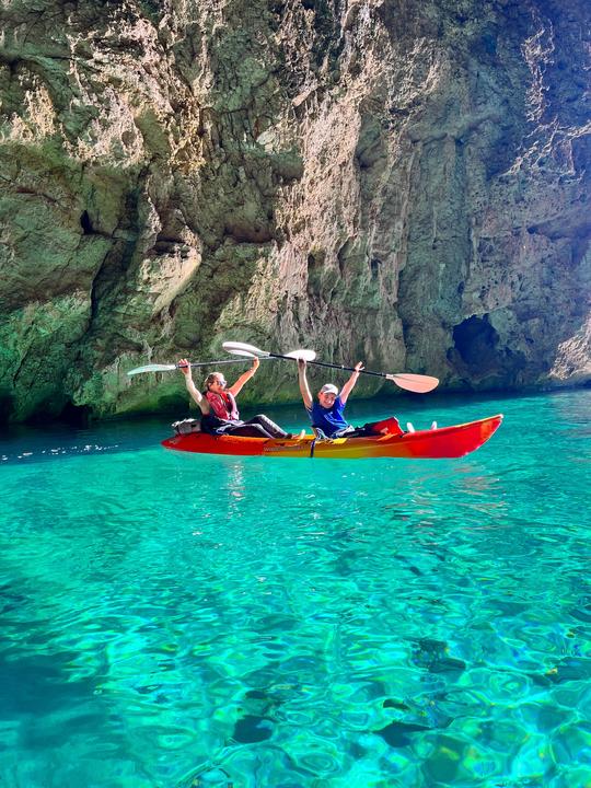 Reserva marina y cueva de San Antonio: kayak más allá de lo extraordinario